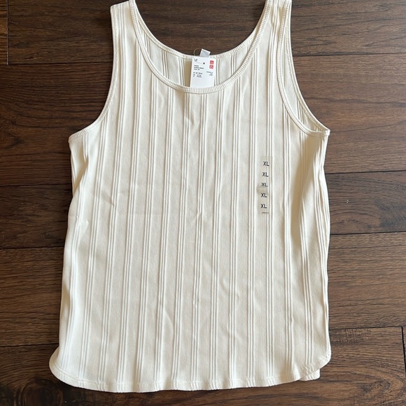 Uniqlo Tops - NWT Uniqlo tank top